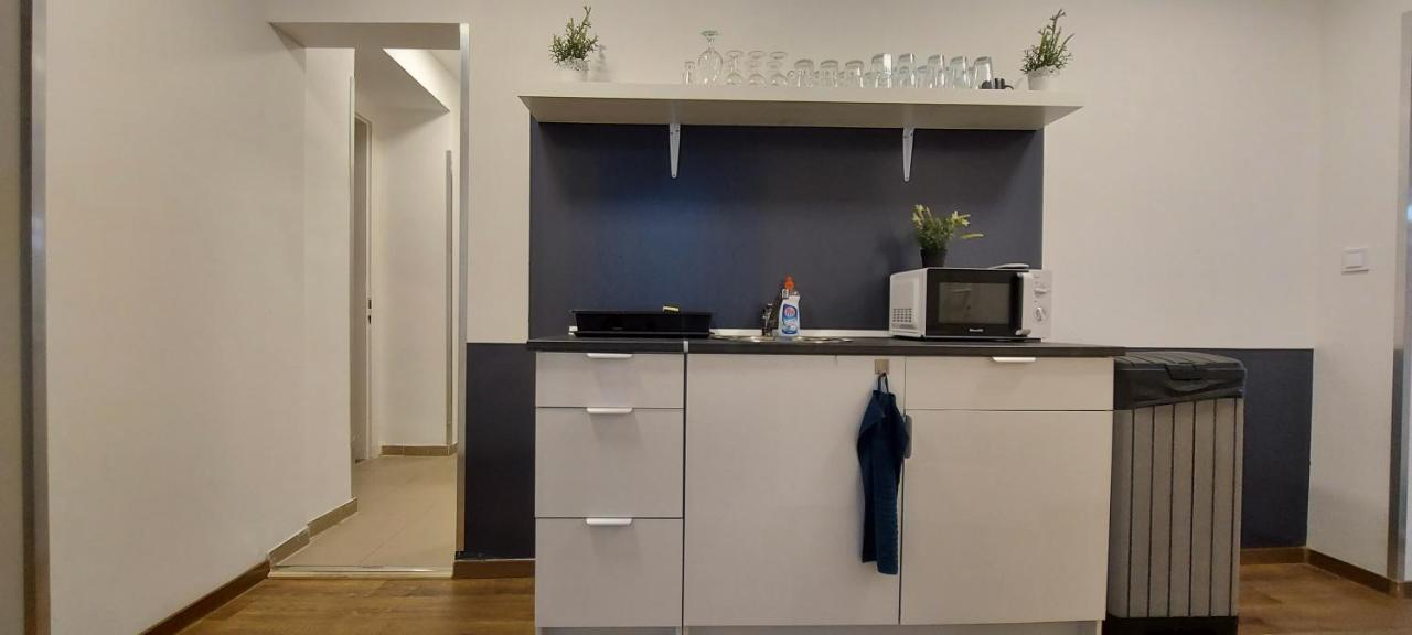 K21 Party Apartment Hotel With Inhouse Ruin Pub Budapest Exterior photo