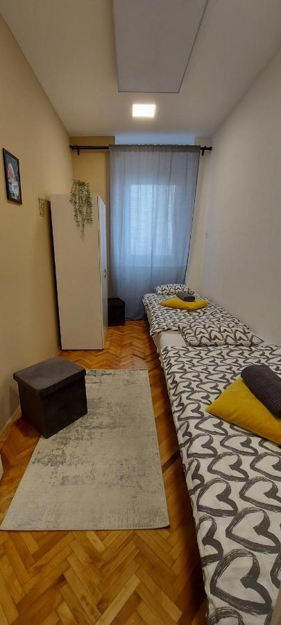 K21 Party Apartment Hotel With Inhouse Ruin Pub Budapest Exterior photo